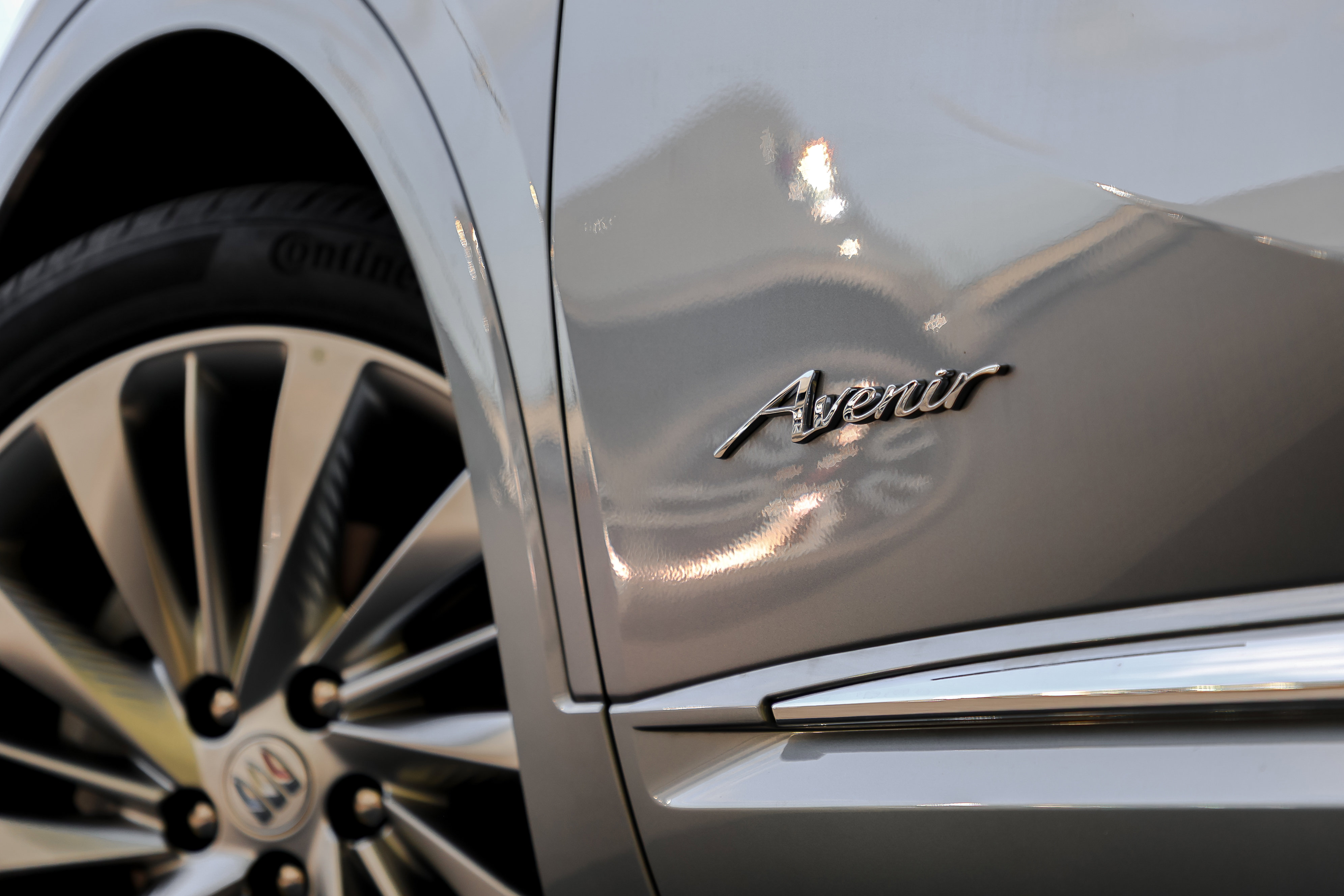 New 2024 Buick Envision Avenir image 5