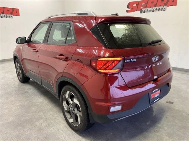 Used 2024 Hyundai Venue Limited image 15