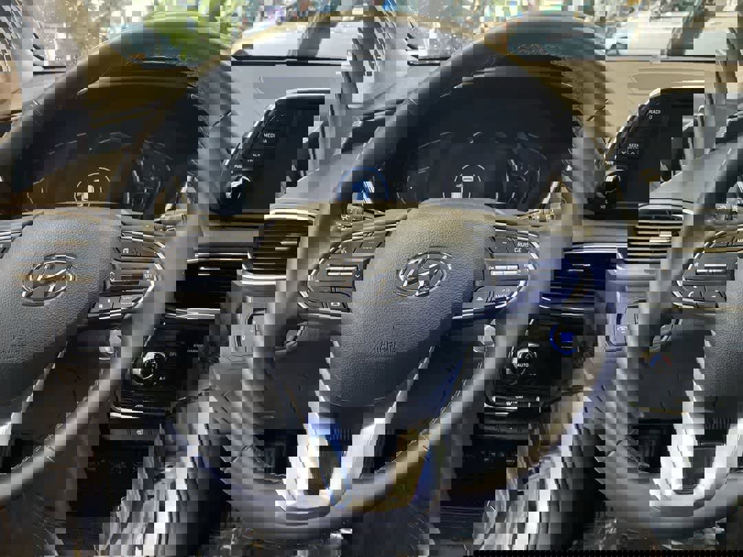 Used 2020 Hyundai Santa Fe SEL image 14