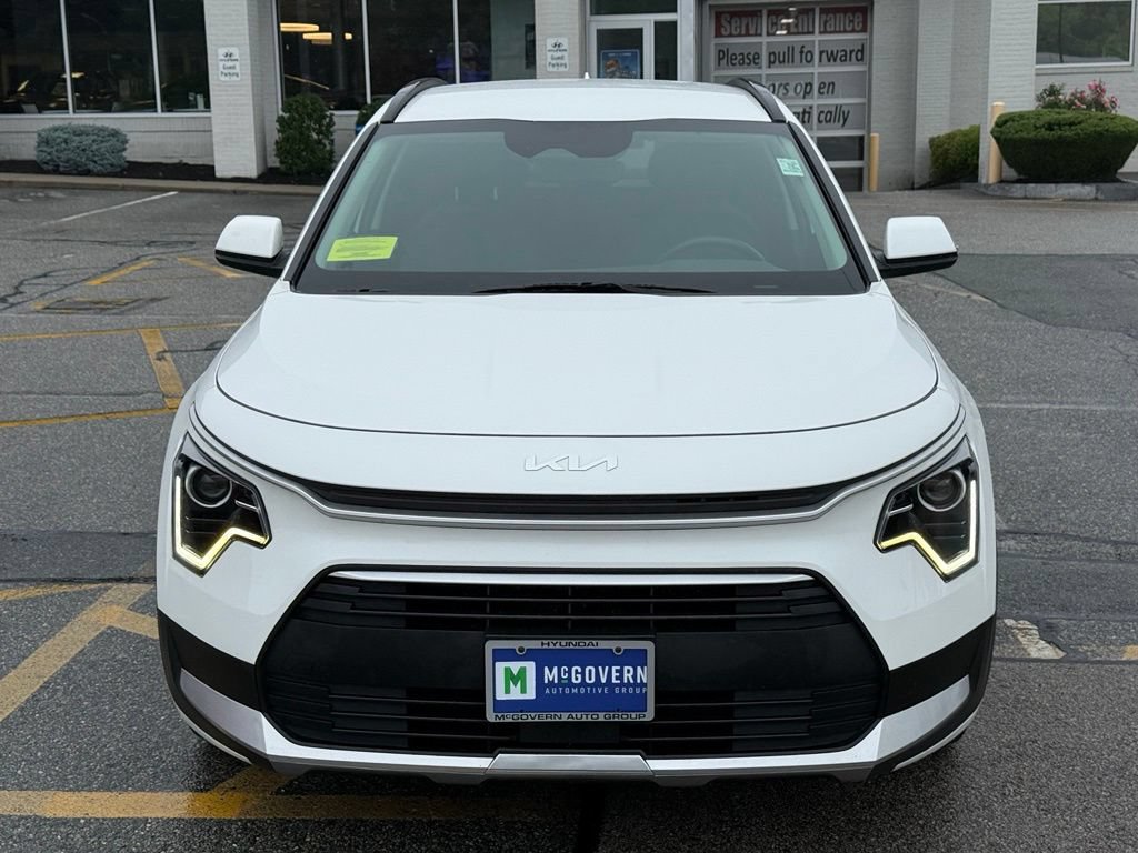 Used 2024 Kia Niro EX w/ EX Cold Weather Package FWD image 9