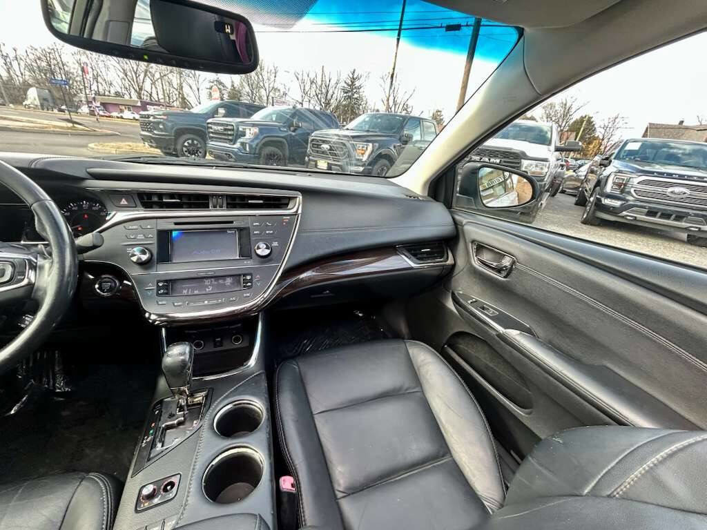 Used 2013 Toyota Avalon XLE image 19