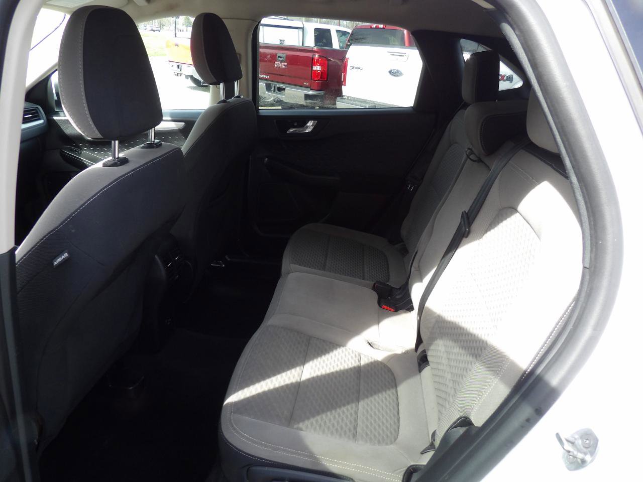 Used 2020 Ford Escape SE image 19