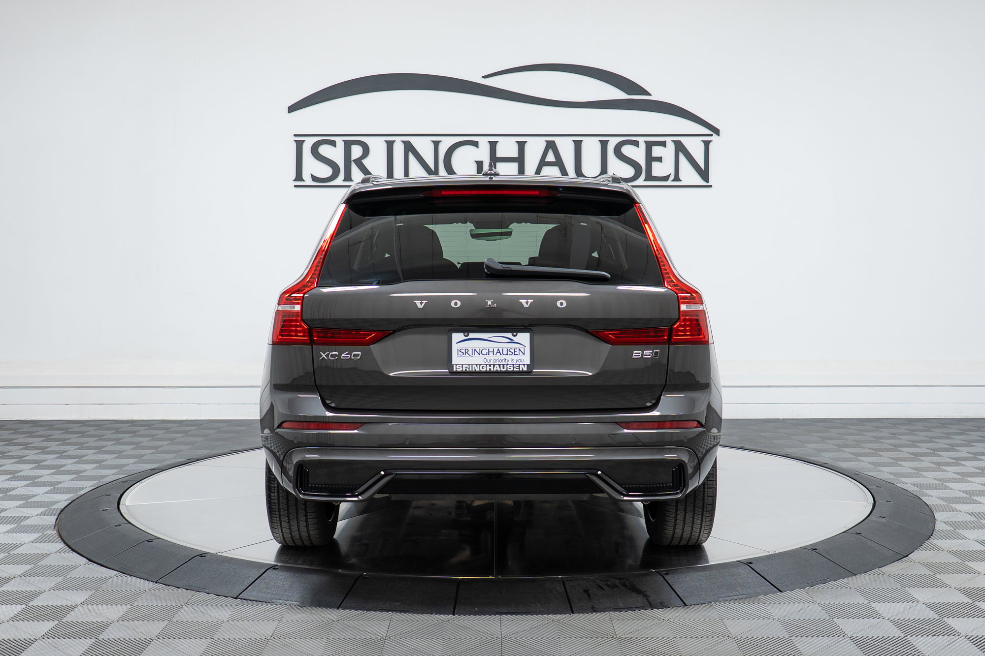 Certified 2023 Volvo XC60 B5 Plus w/ Climate Package image 6