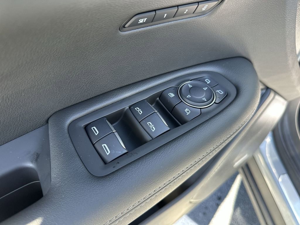 New 2025 Cadillac XT6 Luxury image 13