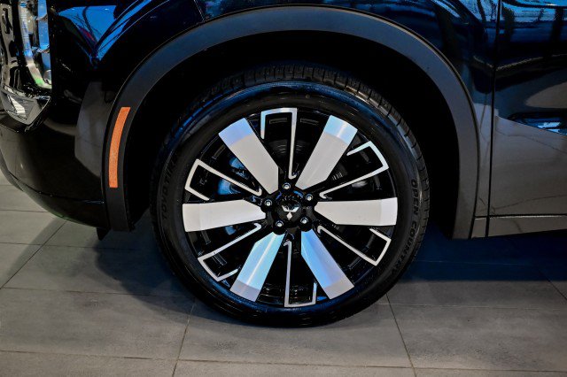 Used 2025 Mitsubishi Outlander AWD image 51