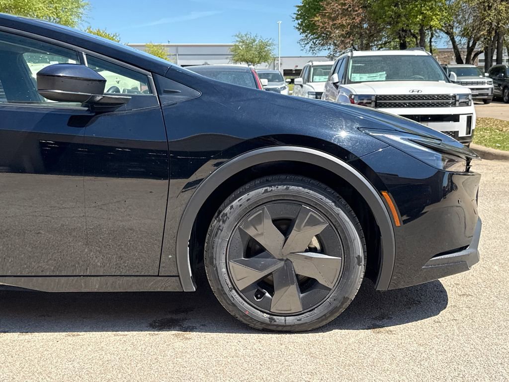 Used 2024 Toyota Prius LE image 5