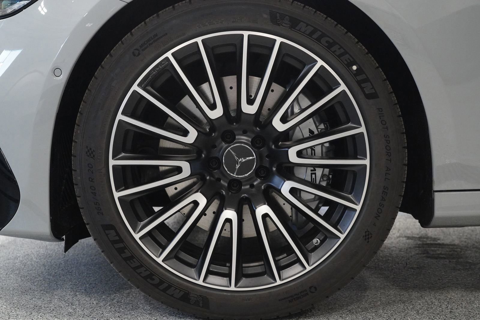 New 2026 Mercedes-Benz E 53 AMG e 4MATIC Sedan image 12