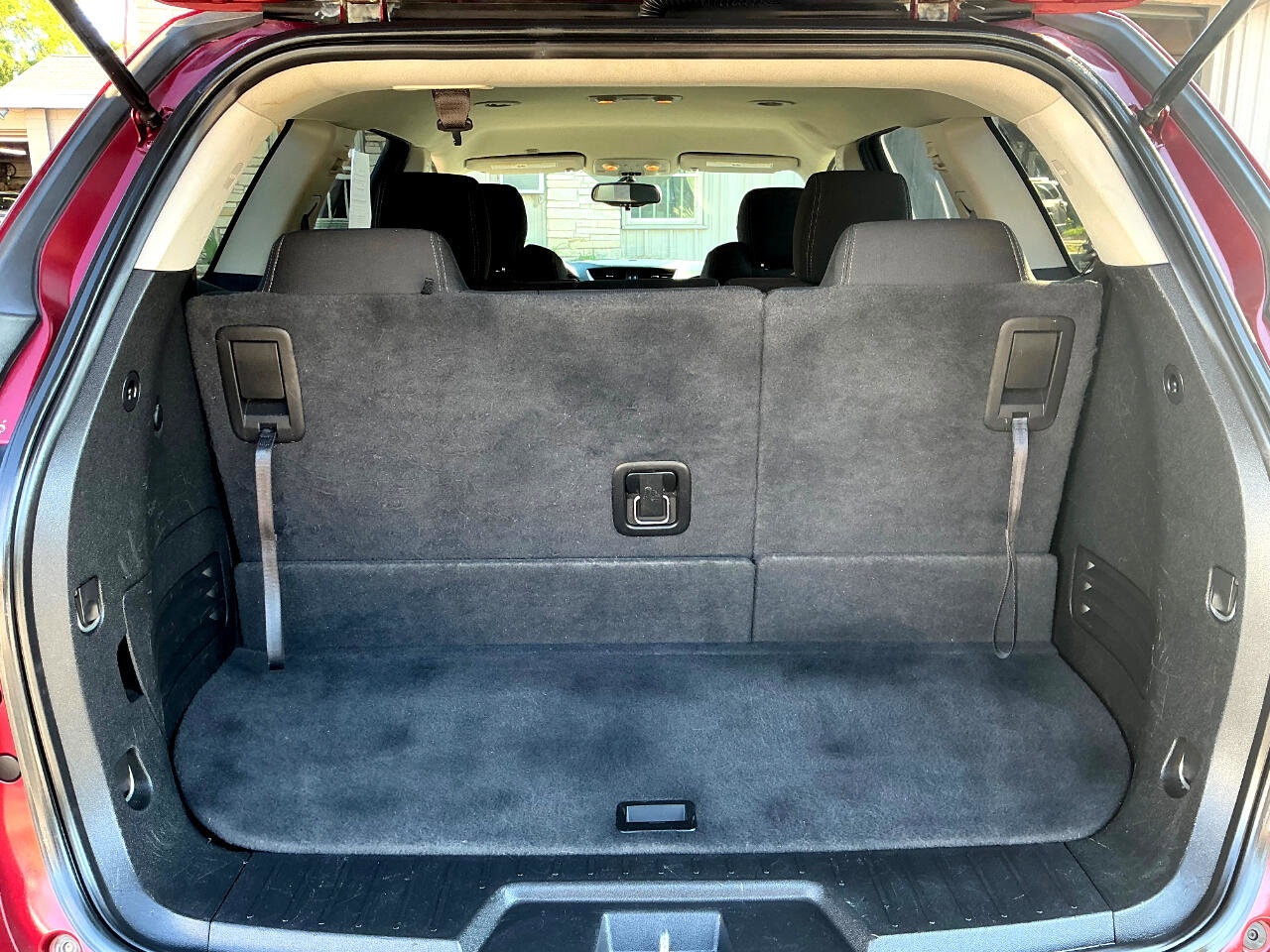 Used 2017 Chevrolet Traverse LT w/ Style and Technology Package image 12