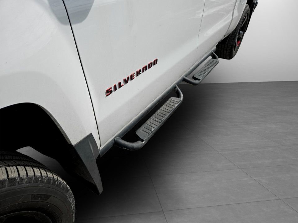 Used 2018 Chevrolet Silverado 1500 LTZ Z71 w/ Redline Edition image 32