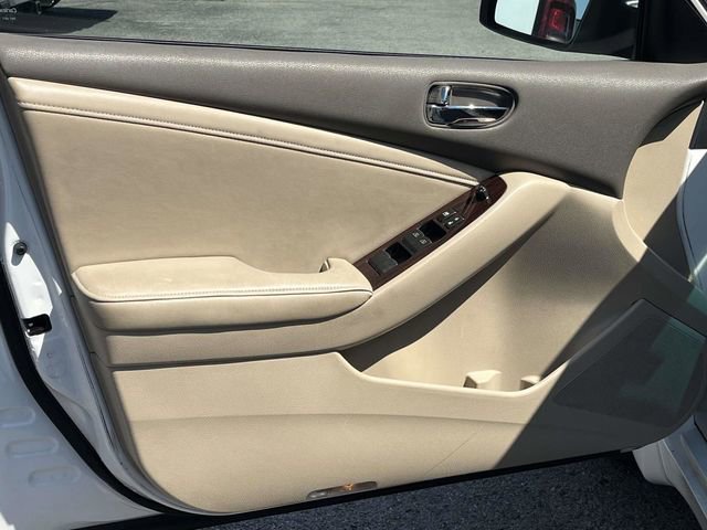 Used 2011 Nissan Altima 2.5 SL w/ 2.5SL Pkg FWD image 15