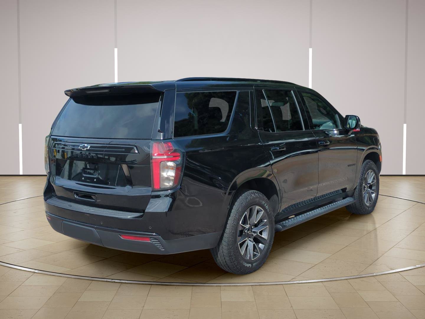 Used 2024 Chevrolet Tahoe Z71 w/ Luxury Package AWD/4WD image 14