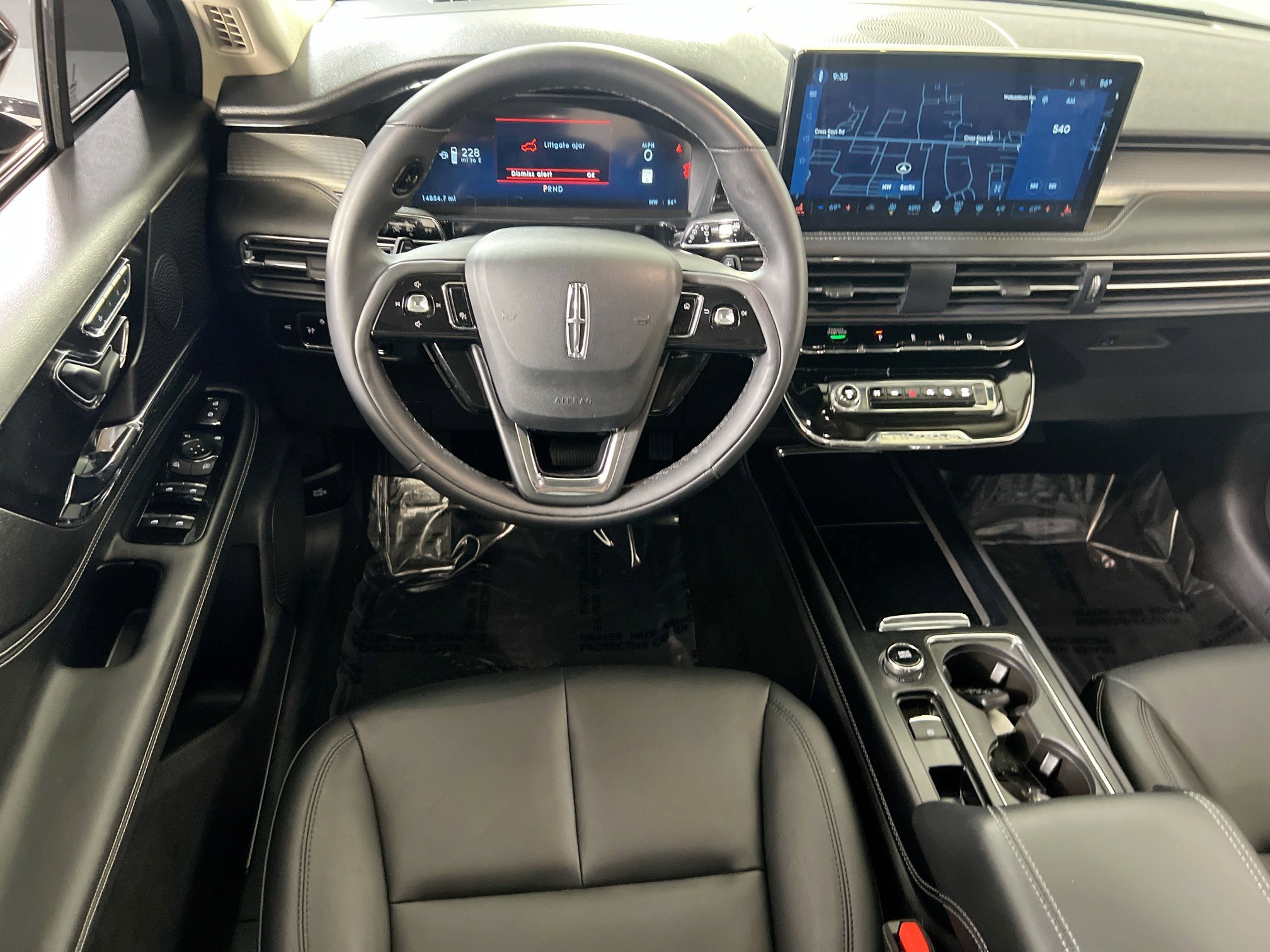 Used 2025 Lincoln Corsair AWD w/ Rear Removable Package Tray image 22