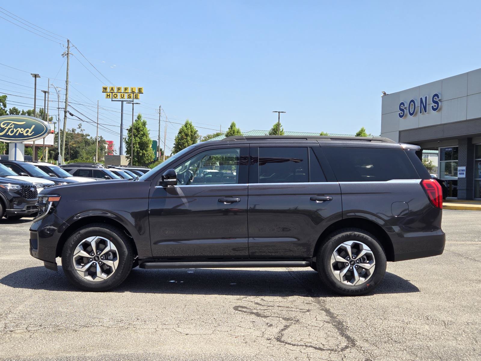 New 2027 Ford Expedition Active RWD image 13