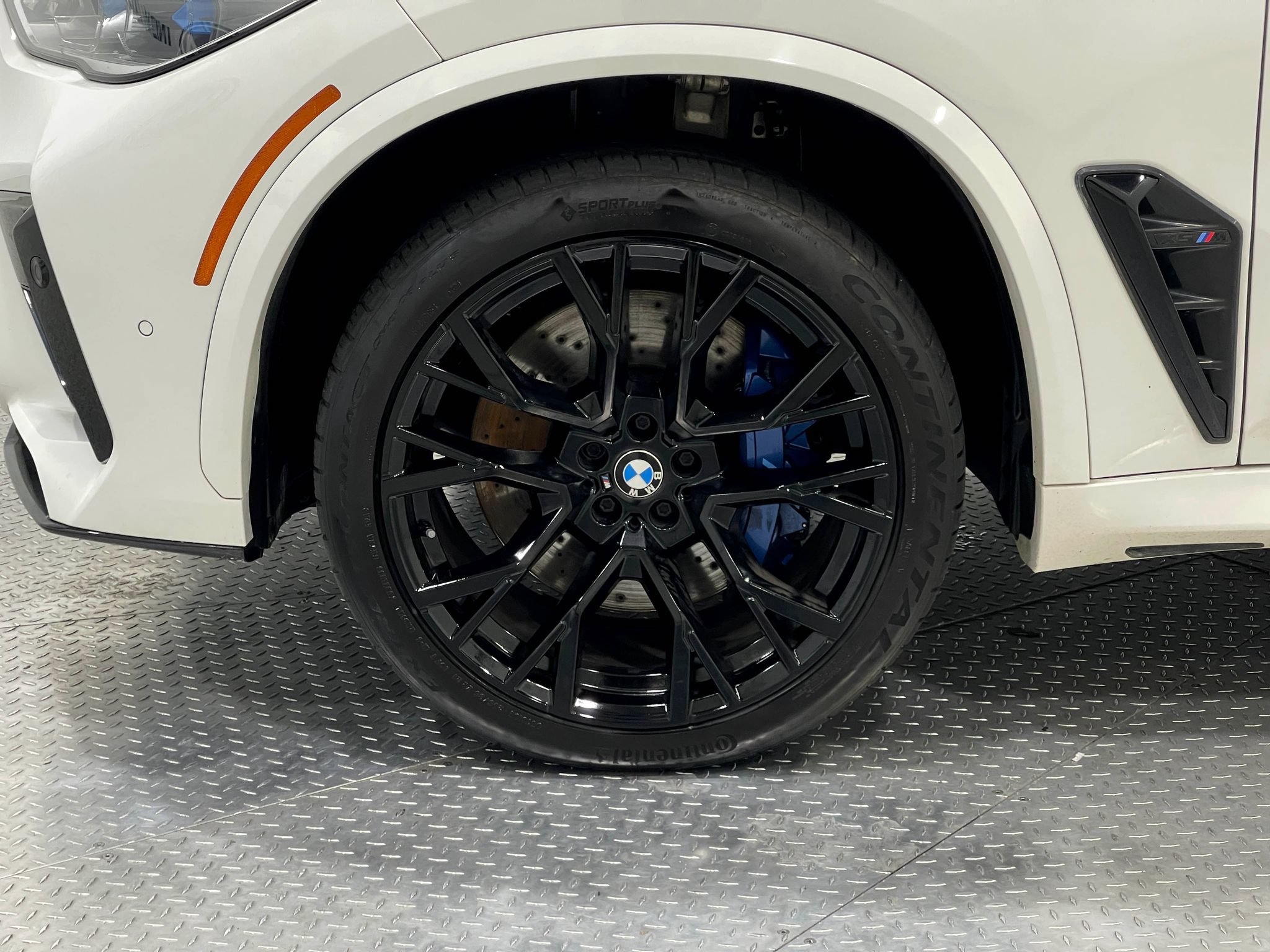 Used 2021 BMW X5 M w/ Competition Package AWD/4WD image 35