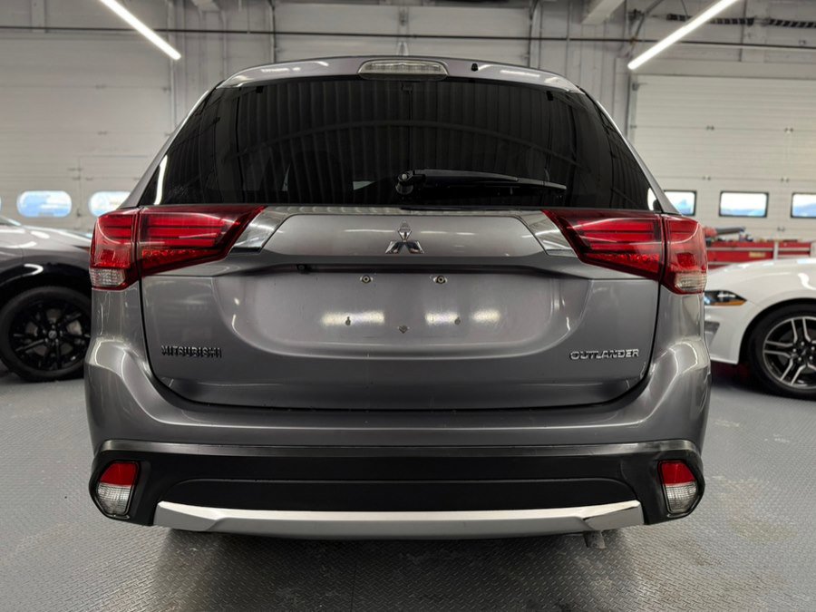 Used 2018 Mitsubishi Outlander ES image 9