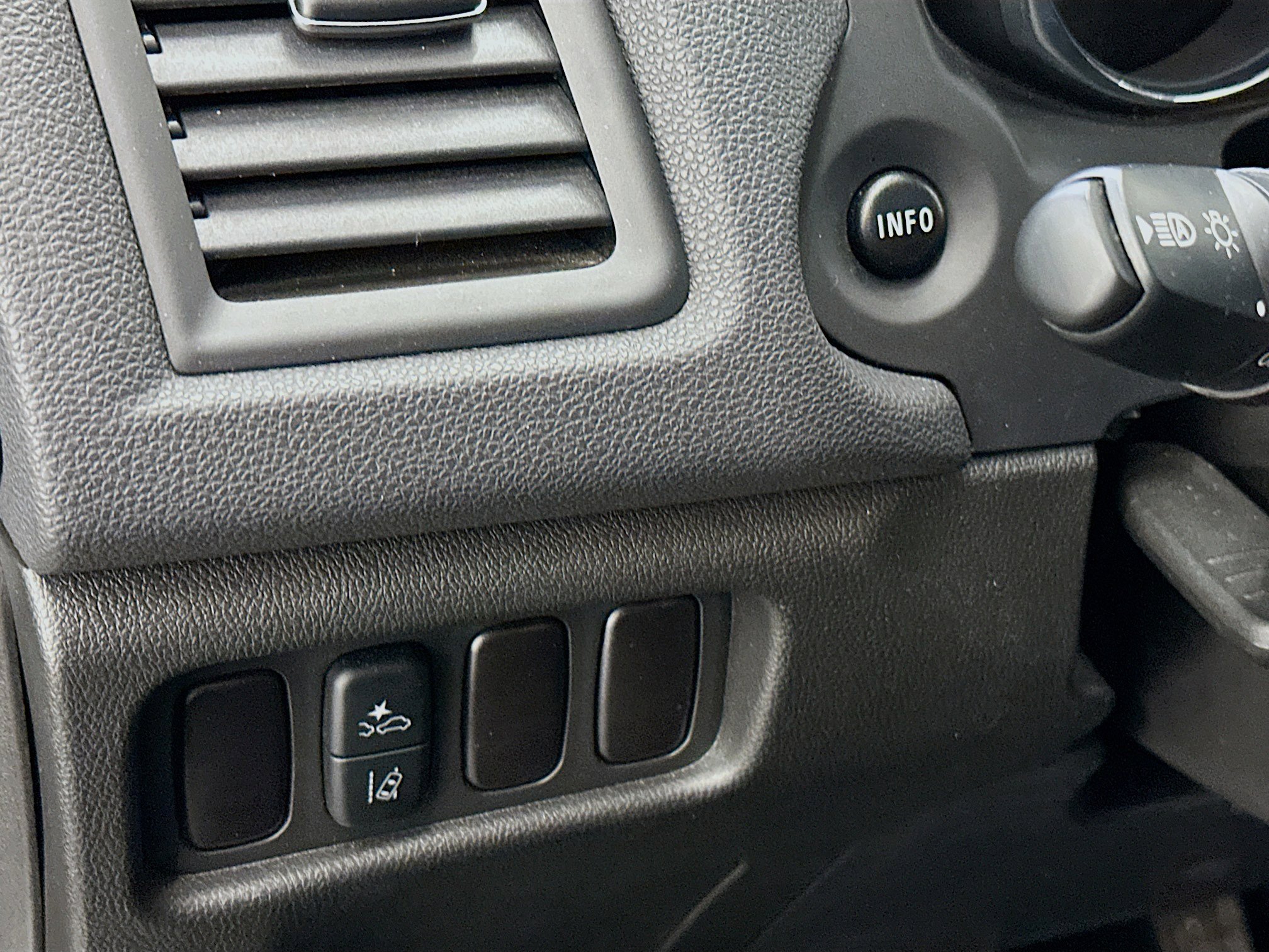 Used 2025 Mitsubishi Outlander Sport ES image 17