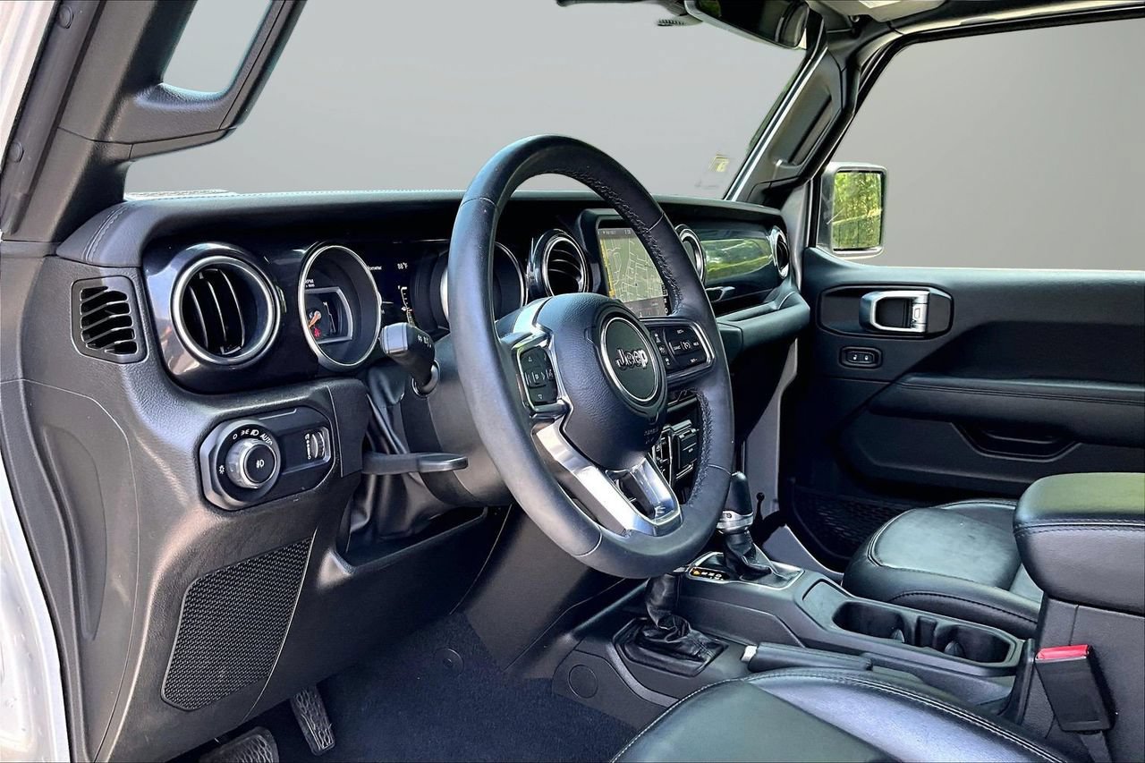 Used 2023 Jeep Wrangler Unlimited Sahara AWD/4WD image 19