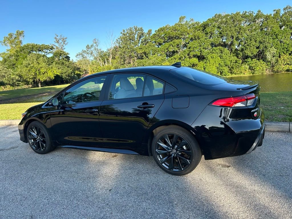 Used 2024 Toyota Corolla SE FWD image 4