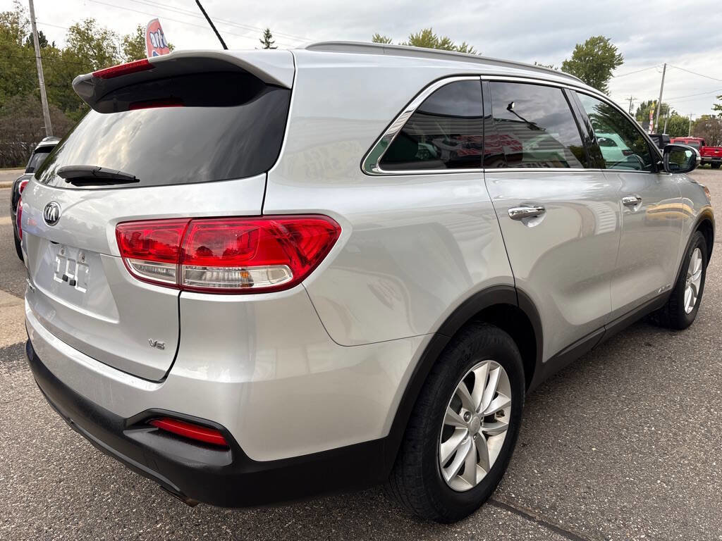 Used 2017 Kia Sorento AWD image 7