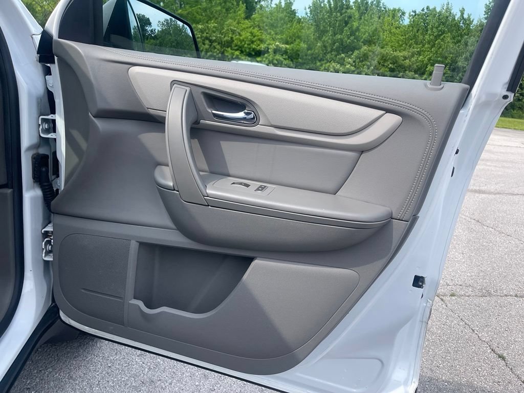Used 2017 Chevrolet Traverse LS FWD image 20