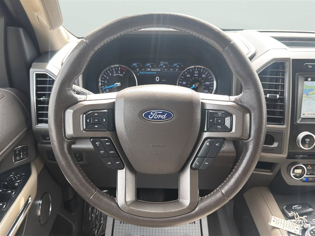 Used 2018 Ford Expedition Max XLT w/ Equipment Group 202A AWD/4WD image 26