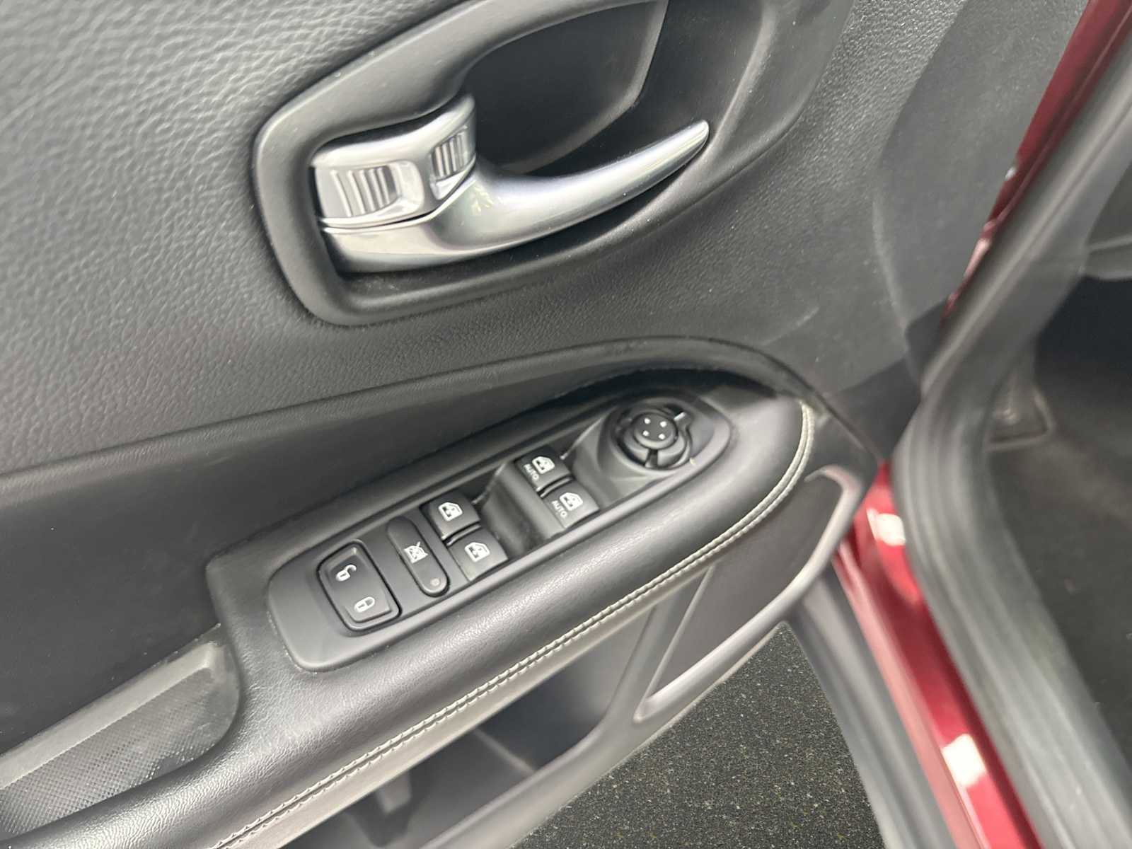 Used 2021 Jeep Compass Latitude FWD image 20