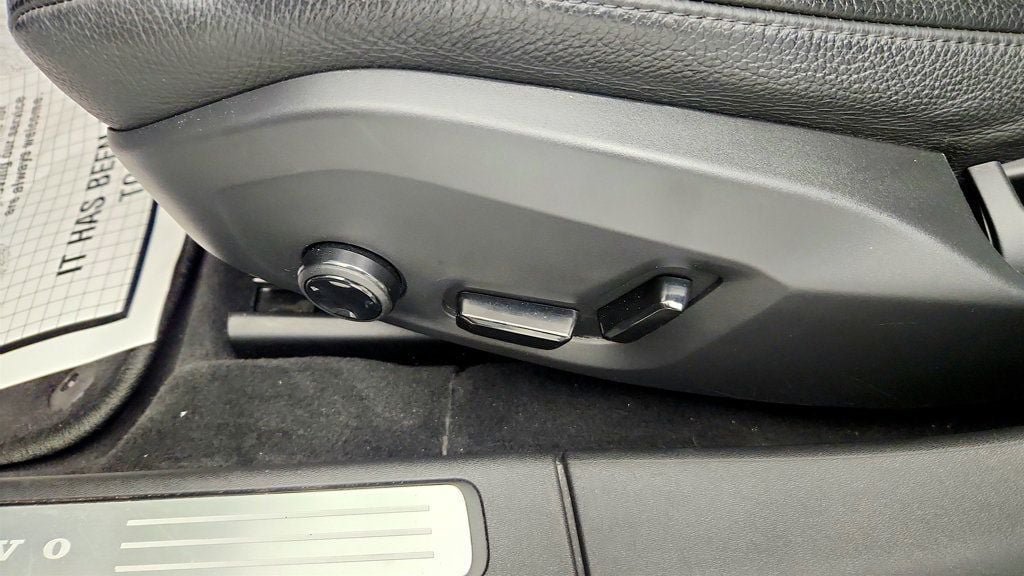 Used 2019 Volvo S90 T5 Momentum FWD image 12