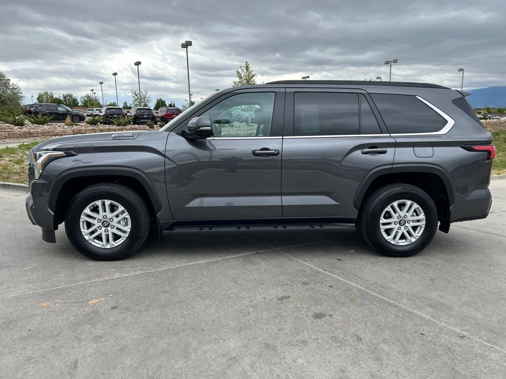 Used 2025 Toyota Sequoia SR5 w/ SR5 Premium Package AWD/4WD image 5