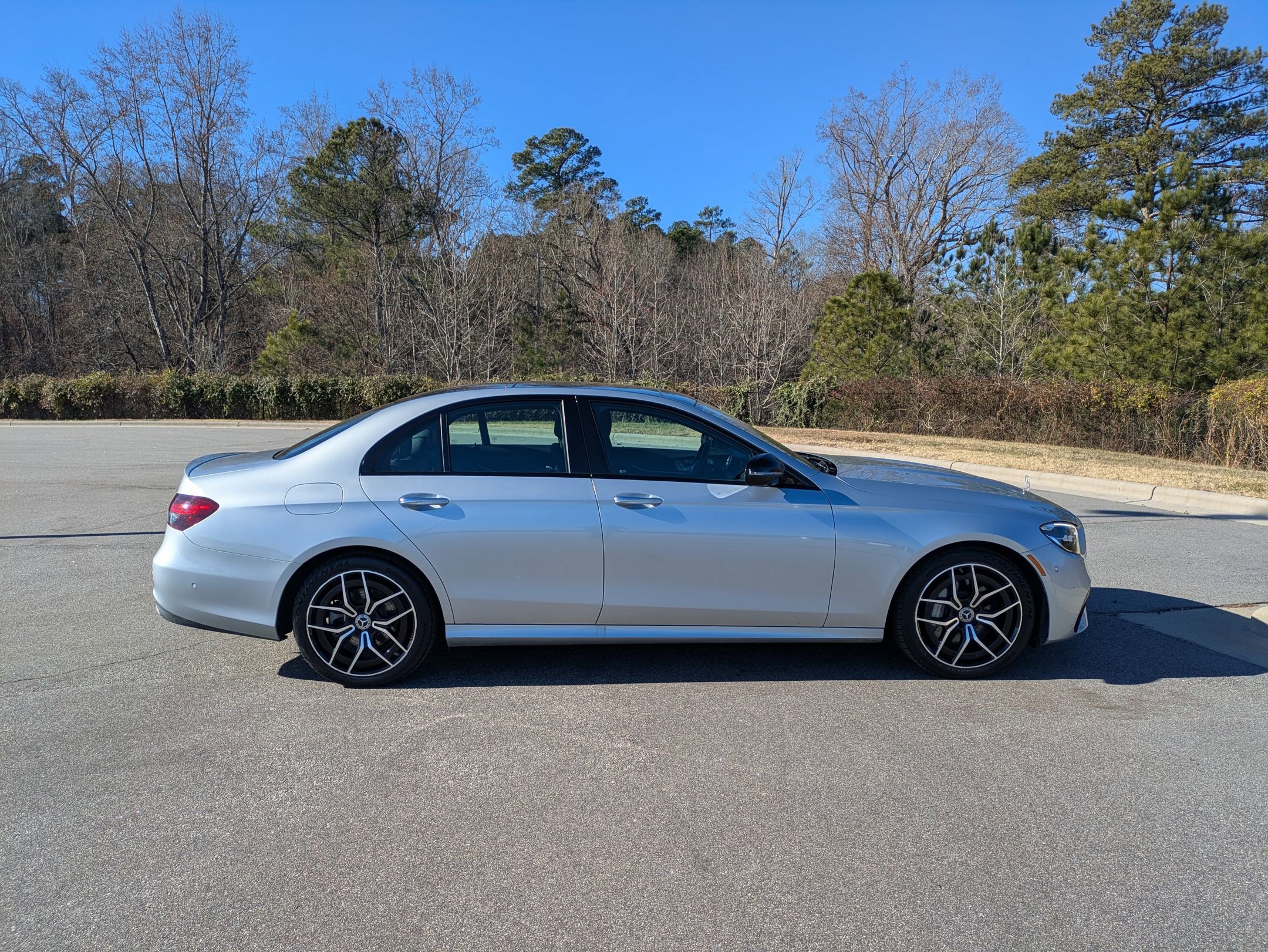 Used 2022 Mercedes-Benz E 350 Sedan image 4