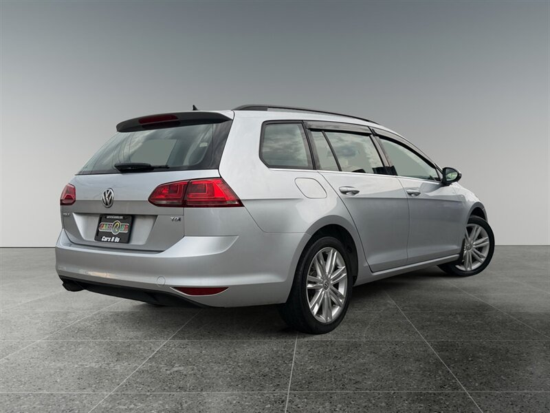 Used 2015 Volkswagen Golf TDI SE FWD image 6