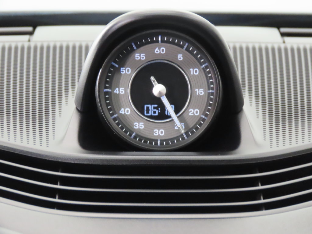 Certified 2020 Porsche Taycan Turbo S AWD/4WD image 26