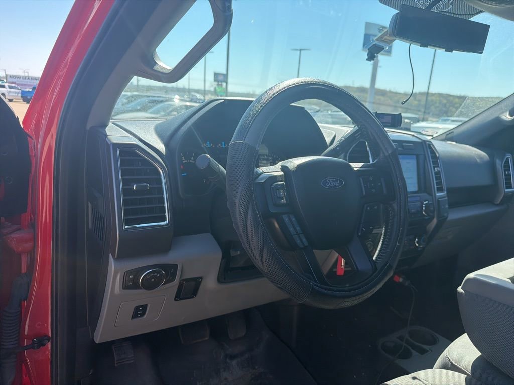 Used 2016 Ford F150 XLT w/ Equipment Group 302A Luxury image 12