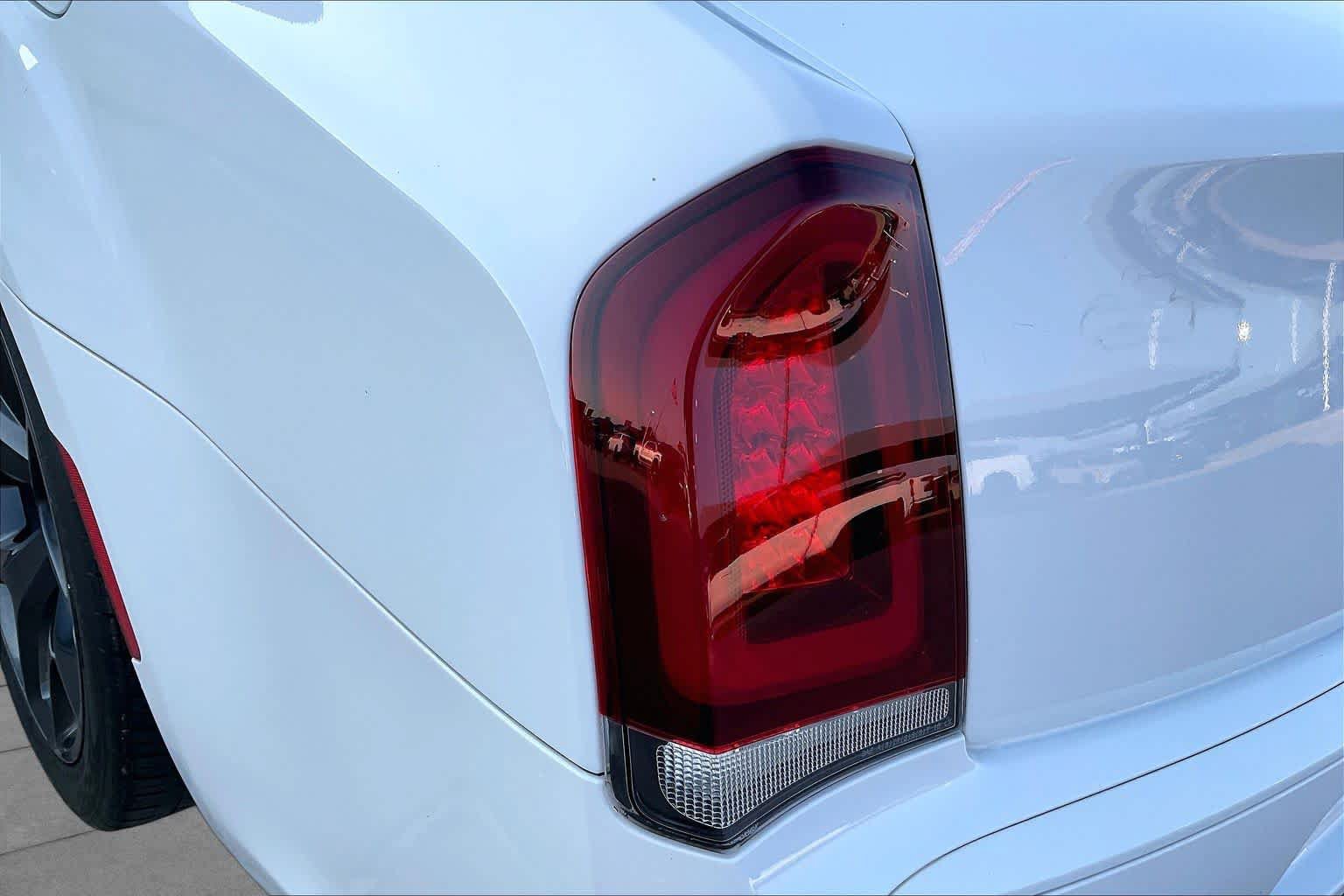 Used 2021 Chrysler 300 Touring w/ Sport Appearance Package RWD image 27