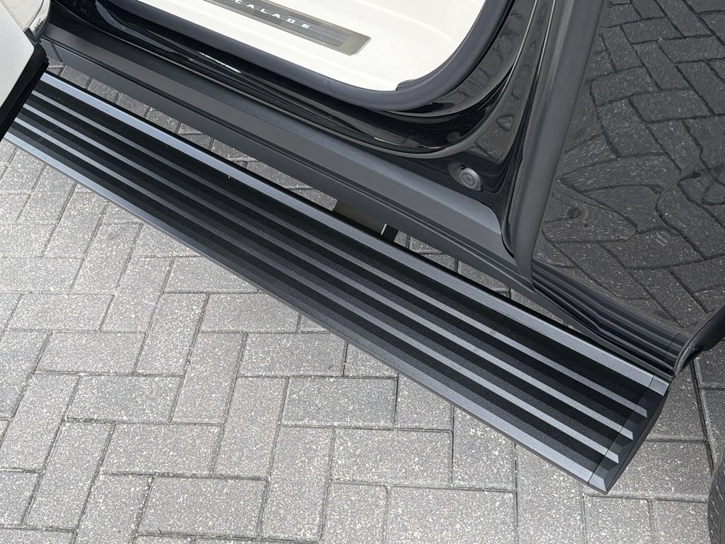 New 2026 Cadillac Escalade ESV Platinum Luxury RWD image 16