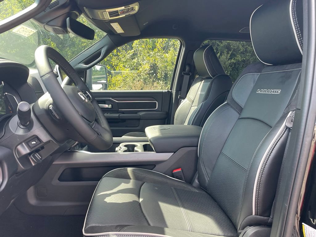 New 2026 RAM 2500 Laramie AWD/4WD image 2