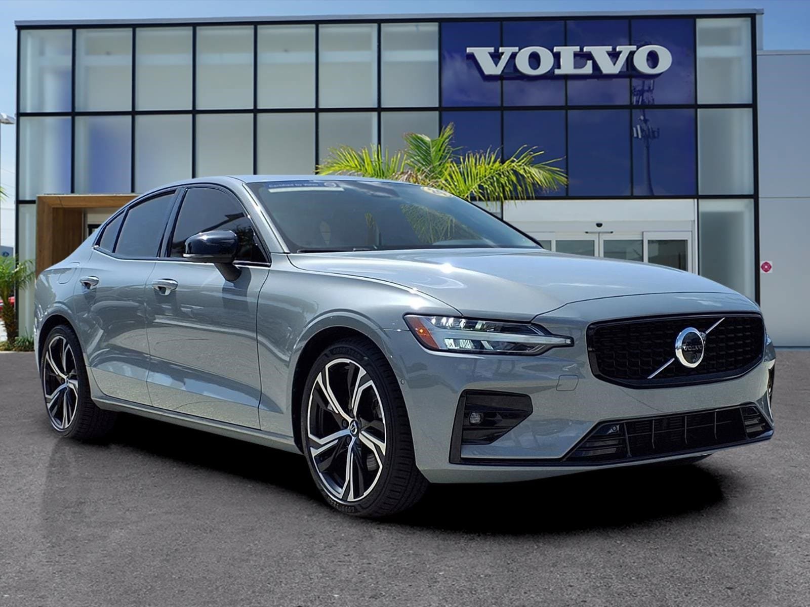 Certified 2024 Volvo S60 B5 Plus AWD/4WD image 1