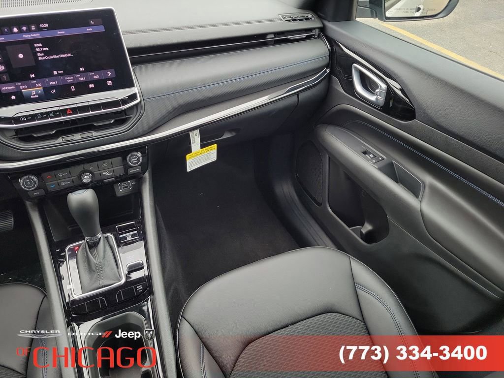 New 2026 Jeep Compass Latitude image 14