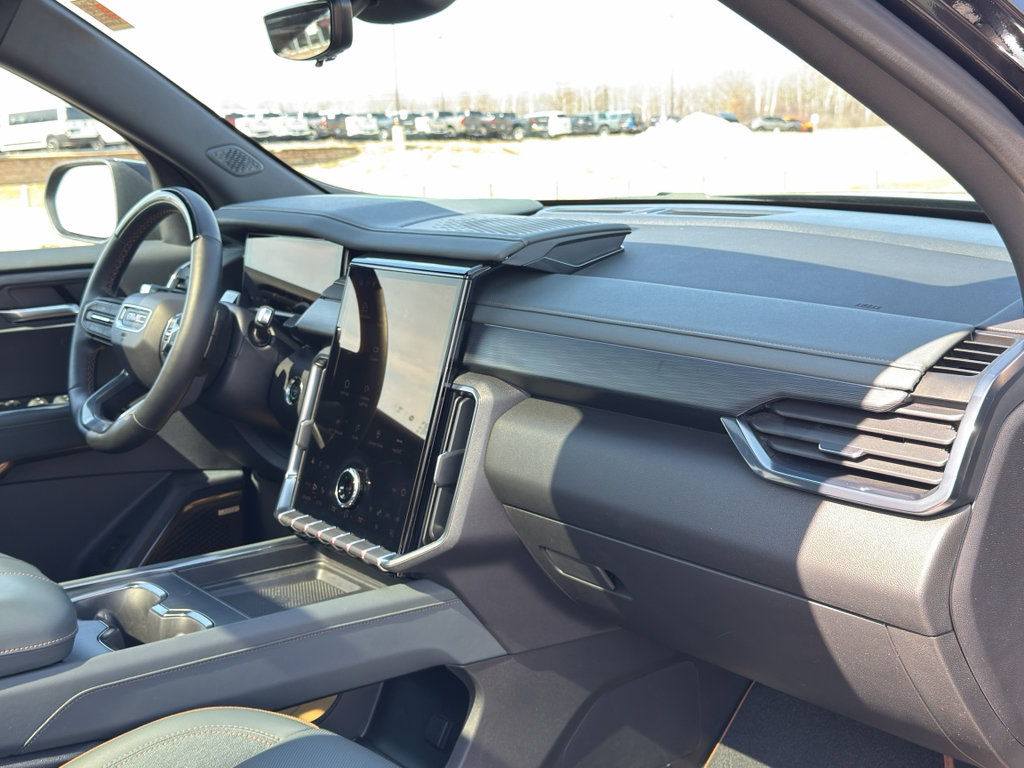 Used 2024 GMC Acadia AT4 w/ Super Cruise Package image 28