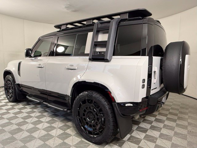 New 2026 Land Rover Defender 110 X-Dynamic SE AWD/4WD image 4