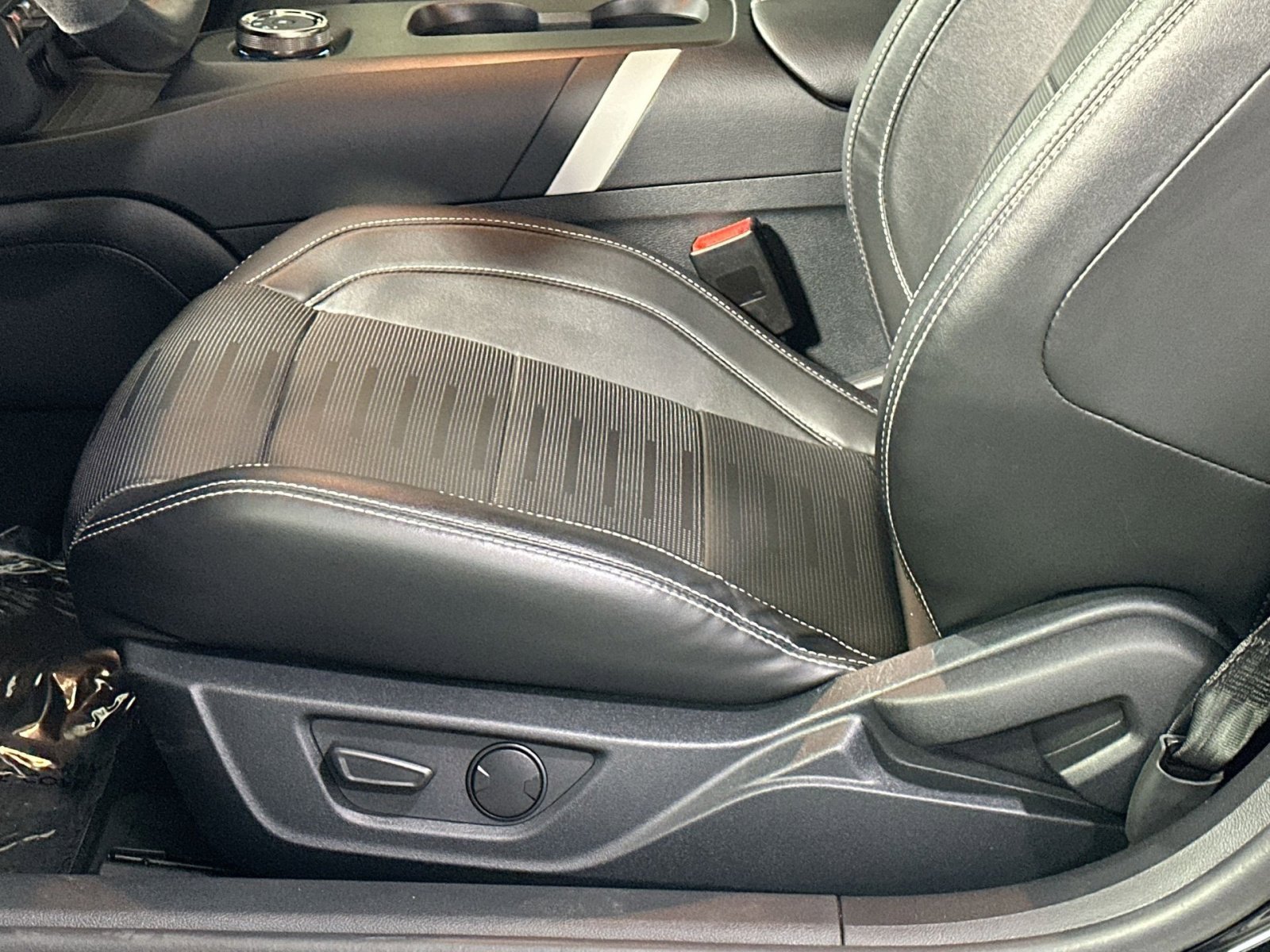 Used 2022 Ford Mustang Shelby GT500 w/ Technology Package image 14