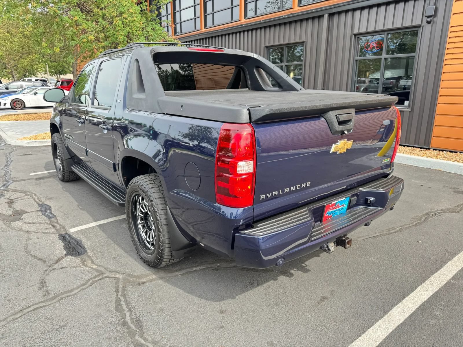 Used 2011 Chevrolet Avalanche LT AWD/4WD image 3