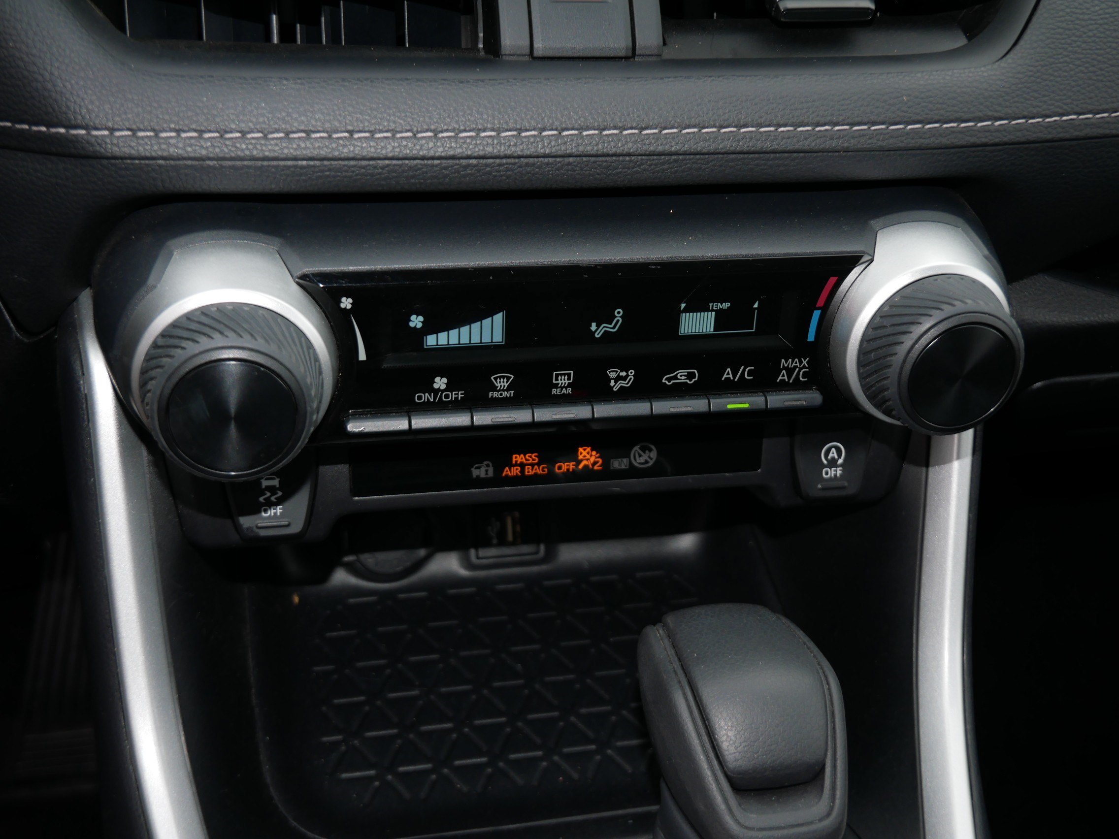 Certified 2025 Toyota RAV4 LE AWD/4WD image 23