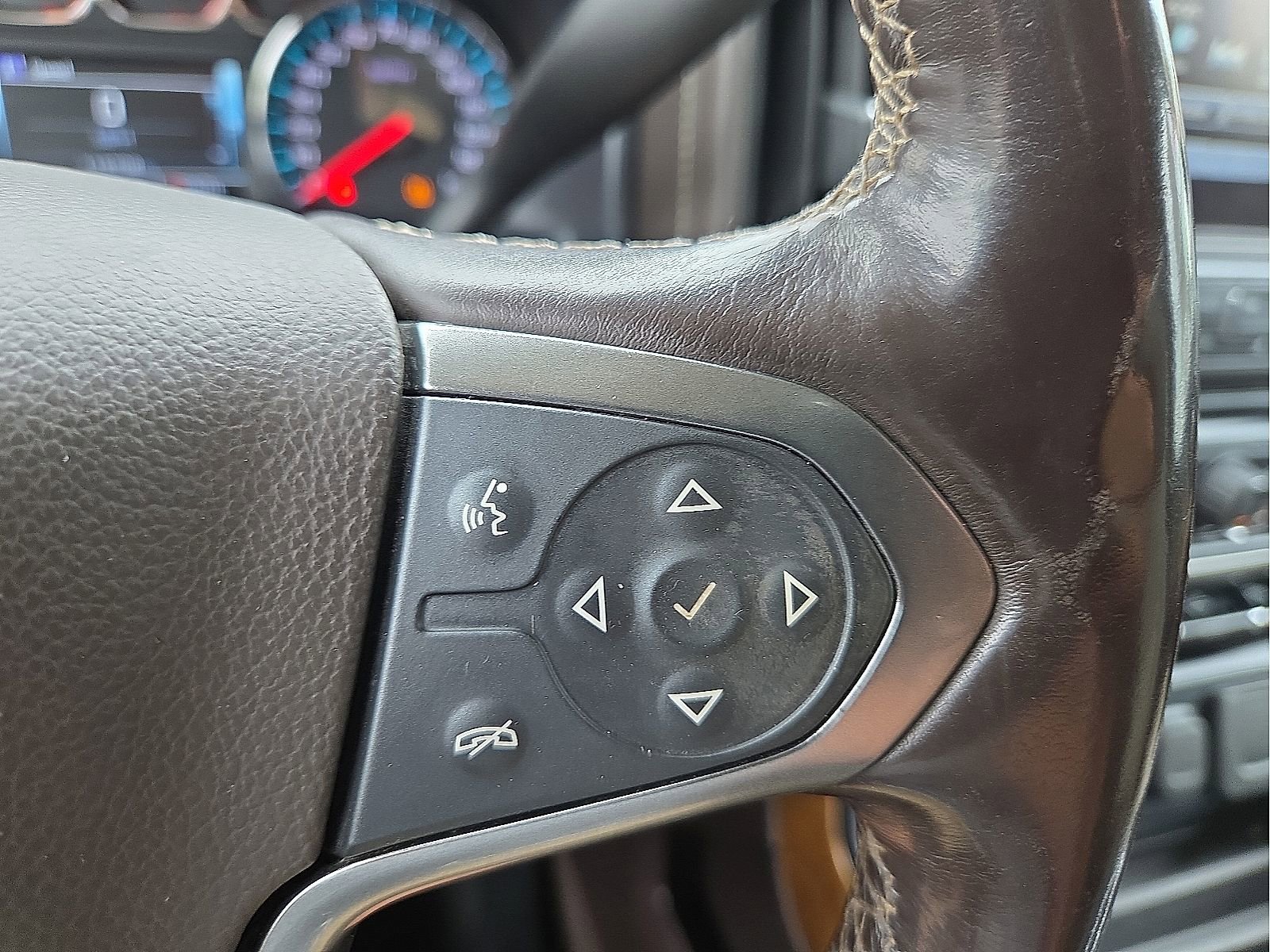 Used 2018 Chevrolet Silverado 1500 LTZ w/ Sport Package AWD/4WD image 18
