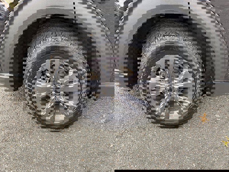 Certified 2022 Ford Explorer XLT w/ Equipment Group 202A image 16