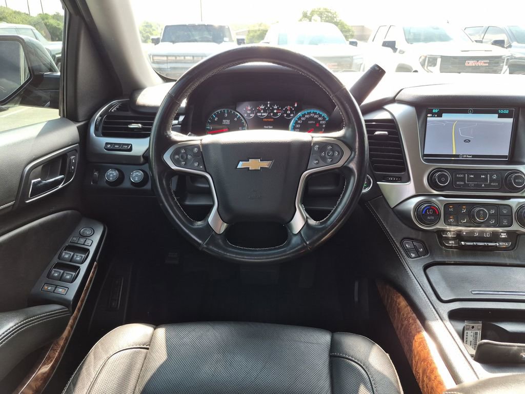 Used 2019 Chevrolet Suburban Premier AWD/4WD image 34