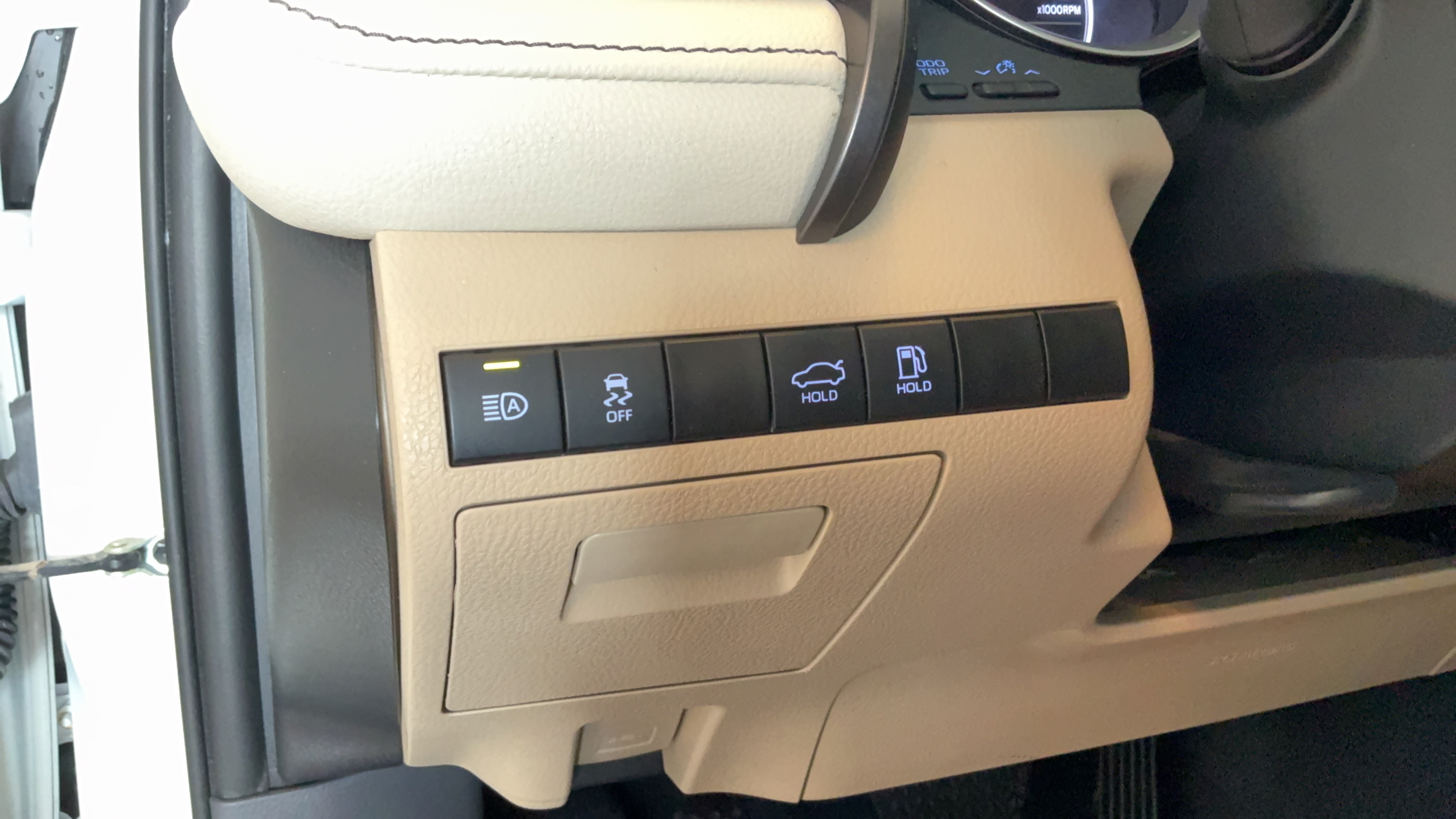 Used 2024 Toyota Camry LE w/ Convenience Package FWD image 21