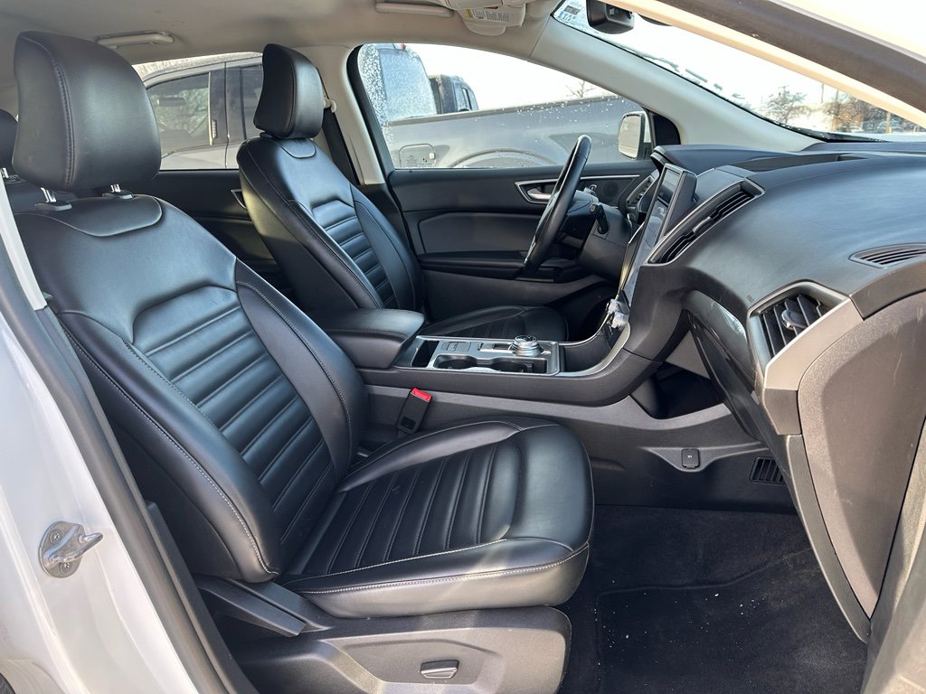 Used 2023 Ford Edge SEL image 16