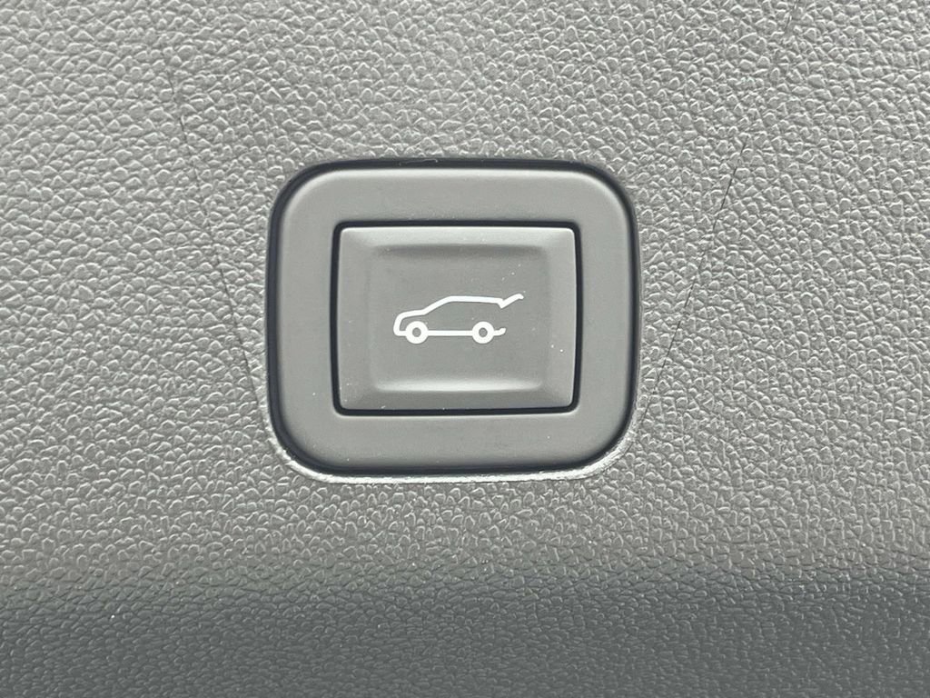 New 2026 Cadillac Escalade Platinum Sport w/ LPO, ONYX Package image 12