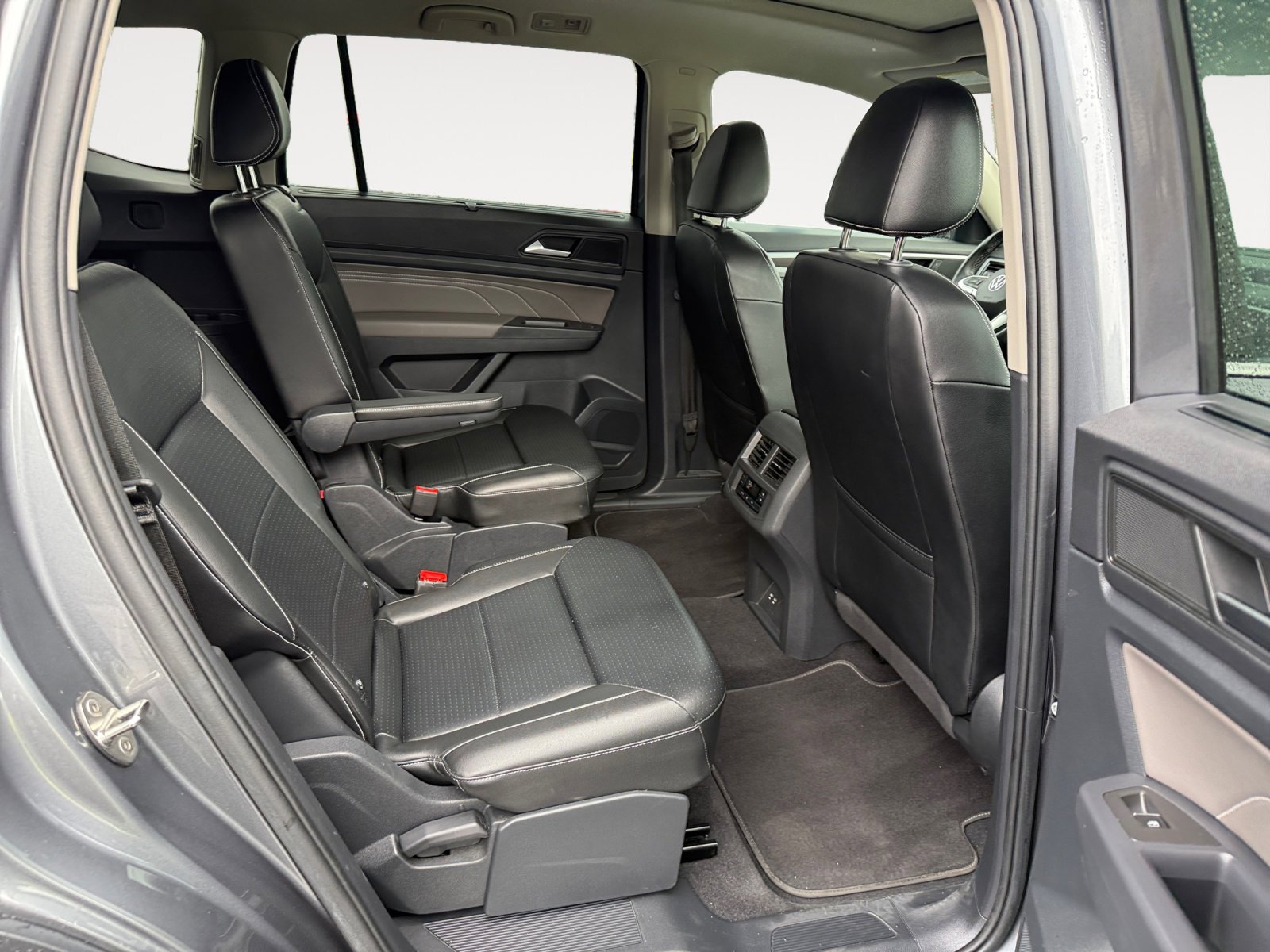 Used 2022 Volkswagen Atlas SE image 18