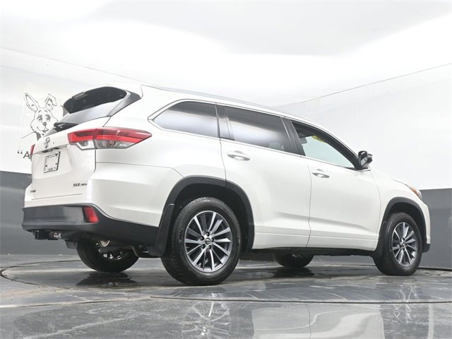 Used 2018 Toyota Highlander XLE image 32